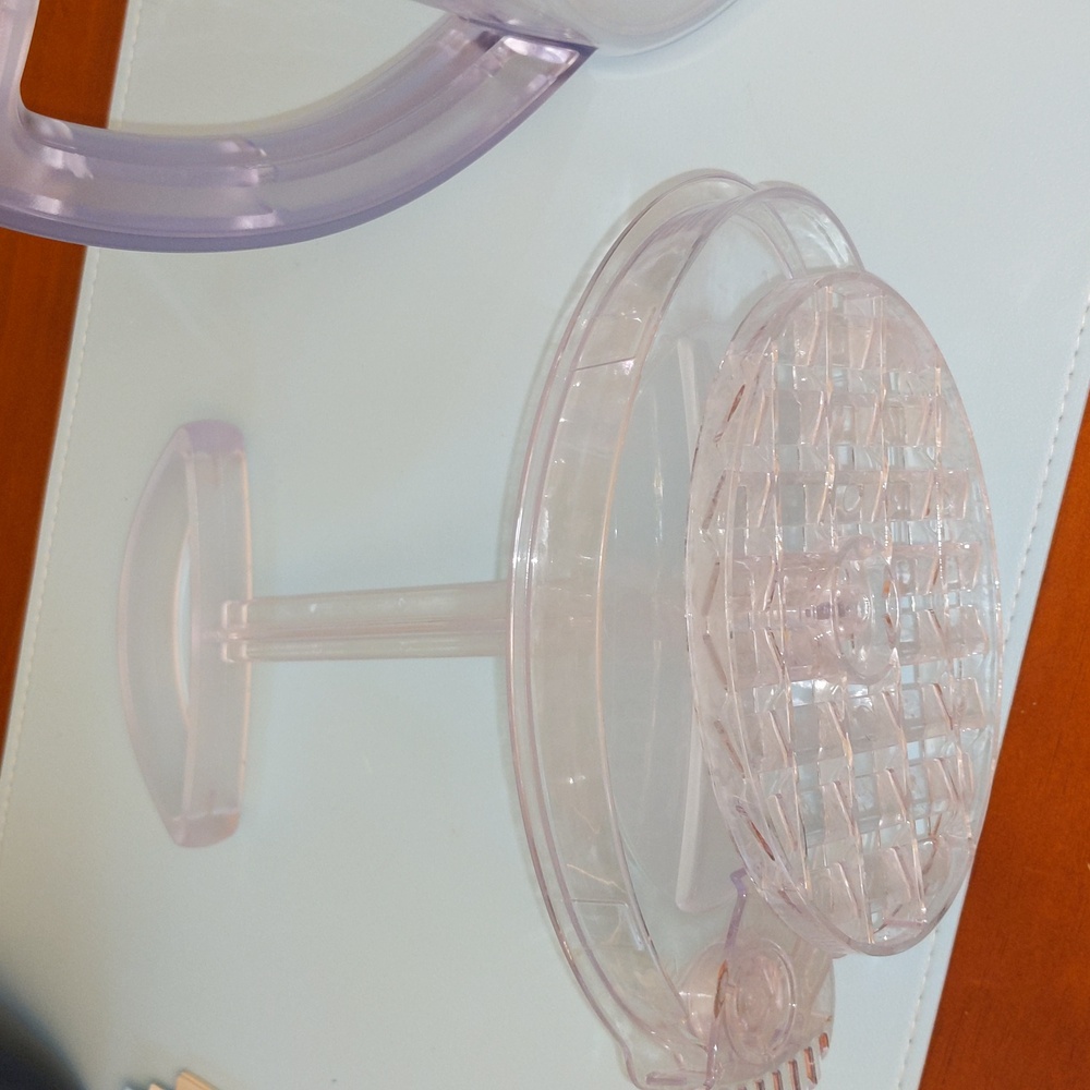 Pampered Chef Clear 2-Quart Quick Stir Pitcher with Attached Vented Stirrer - Picture 6 of 6